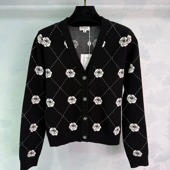 CHANEL Black and White Rose Pattern Cardigan - Picture 1 of 8